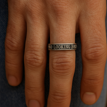 “NO LOOKING BACK” design ring - 950 Silver